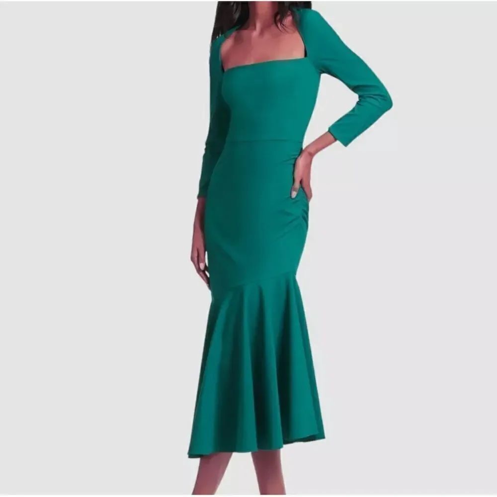 Sachin + Babi Green Ruched Sheath Dress with 3/4 Sleeves for Cocktail